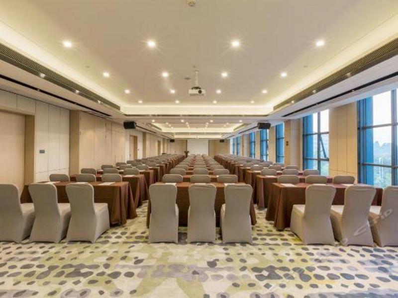 Shenzhen Bantian Huaweizhongcheng Atour Hotel エクステリア 写真