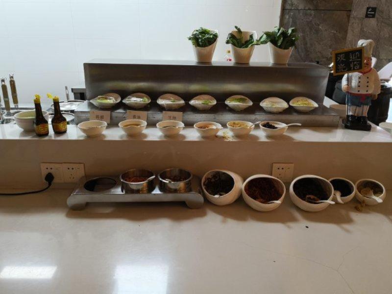 Shenzhen Bantian Huaweizhongcheng Atour Hotel エクステリア 写真