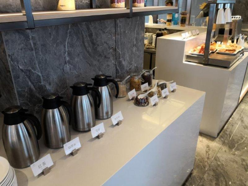 Shenzhen Bantian Huaweizhongcheng Atour Hotel エクステリア 写真